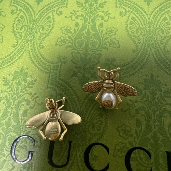 Gucci Gold Brass Bumble Bee Stud Earrings Gucci Logo - Picture 4 of 5